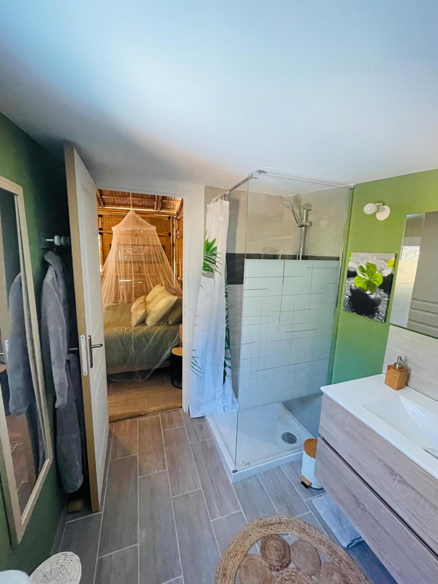 Suite Bambou Bien-Etre A Bali - Le Soleil Des Cevennes Сен-Жан-дю-Гар Экстерьер фото